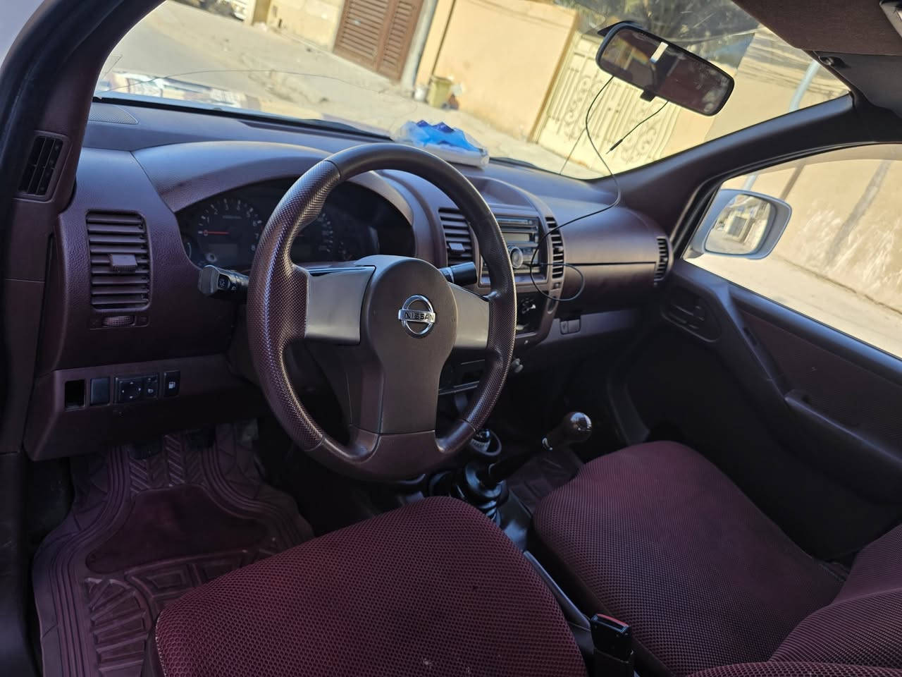 سلام عليكم 
سيارة مكفولة فقط شبر صبغ (جاملغ السايق) موديل ٢٠١٢ بأسمي رقم بغداد 
السعر ٩٥ وبيها مجال بسيط حك الجيه 
عنوان كربلا  اتصال ع الرقم (***********)
