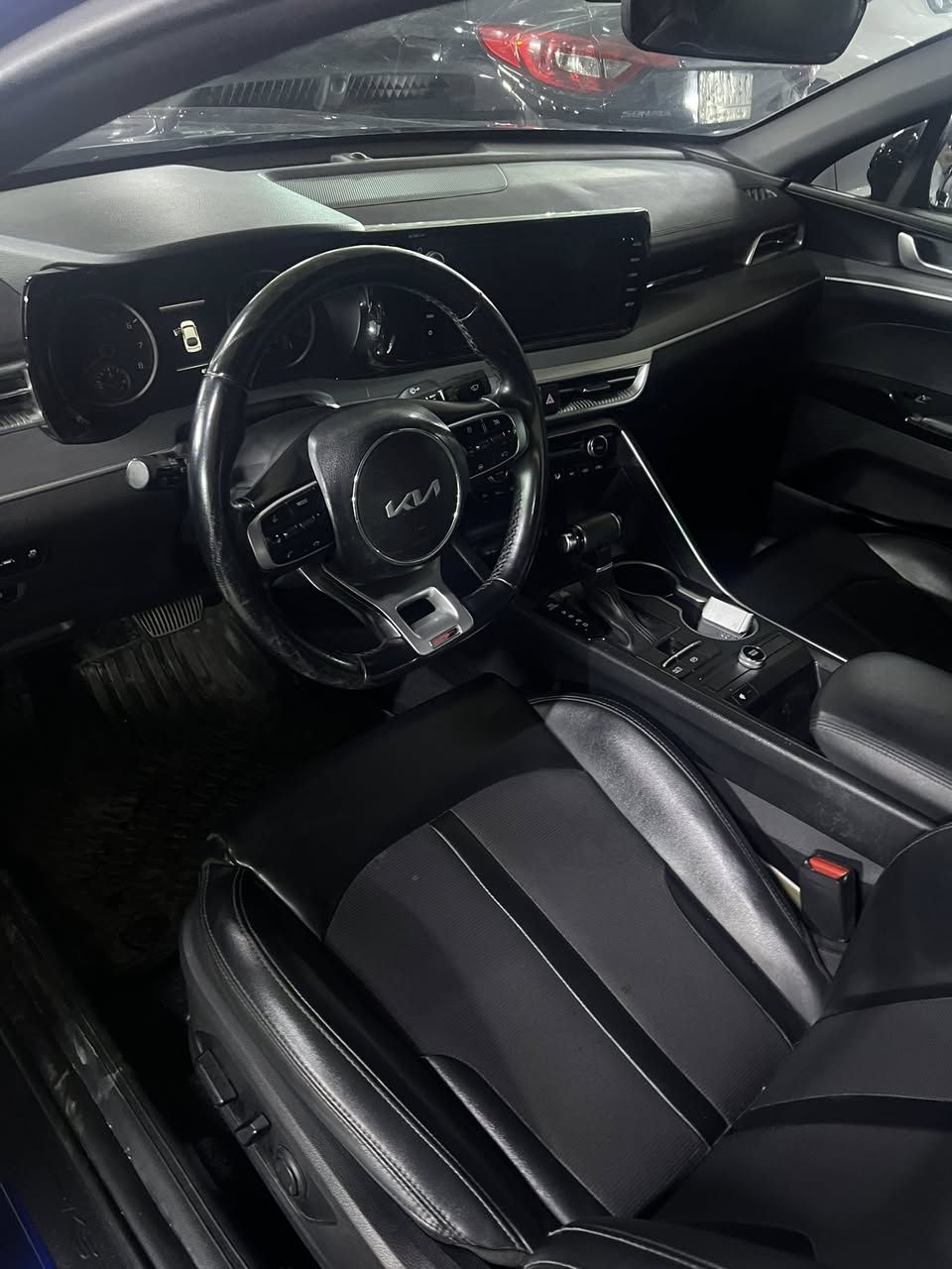 السلام عليكمk5للبيع السياره جديده ماشيه ٤٠الف السياره فوول عدا بانورما المواصفات رادار امامي رادار خلفي رادار جانبي بصمه شاشه كبير كامره دواره اوتوهولد ادراف مود سايد بريك بصمه السياره مديل ٢٠٢٢حادثه جاملغ وبنيد والباقي مكفول كير مكينه جديدحداديه صدر كله جديد  السياره بدون ايرباك وبدون شاصي كله مكفول العنوان بغداد للستفسار ***********
