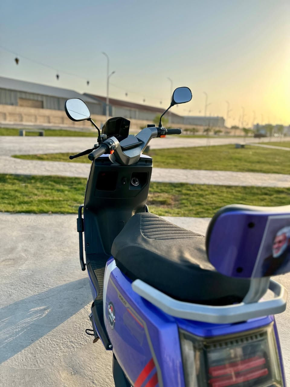 السلام عليكم 

دراجه شحن للبيع ام عيون 

السرعه 80 عل استان 

بصمه 

عدد البطاريات سته 

اشاير يمنه ويسره + دبل اشاره 

لايت زنون عالي وناصي قوي 

هورن عطلان 

السعر 750 وبي مجال قليل

 مكاني بصره امن الداخلي

رقمي للتواصل ***********
