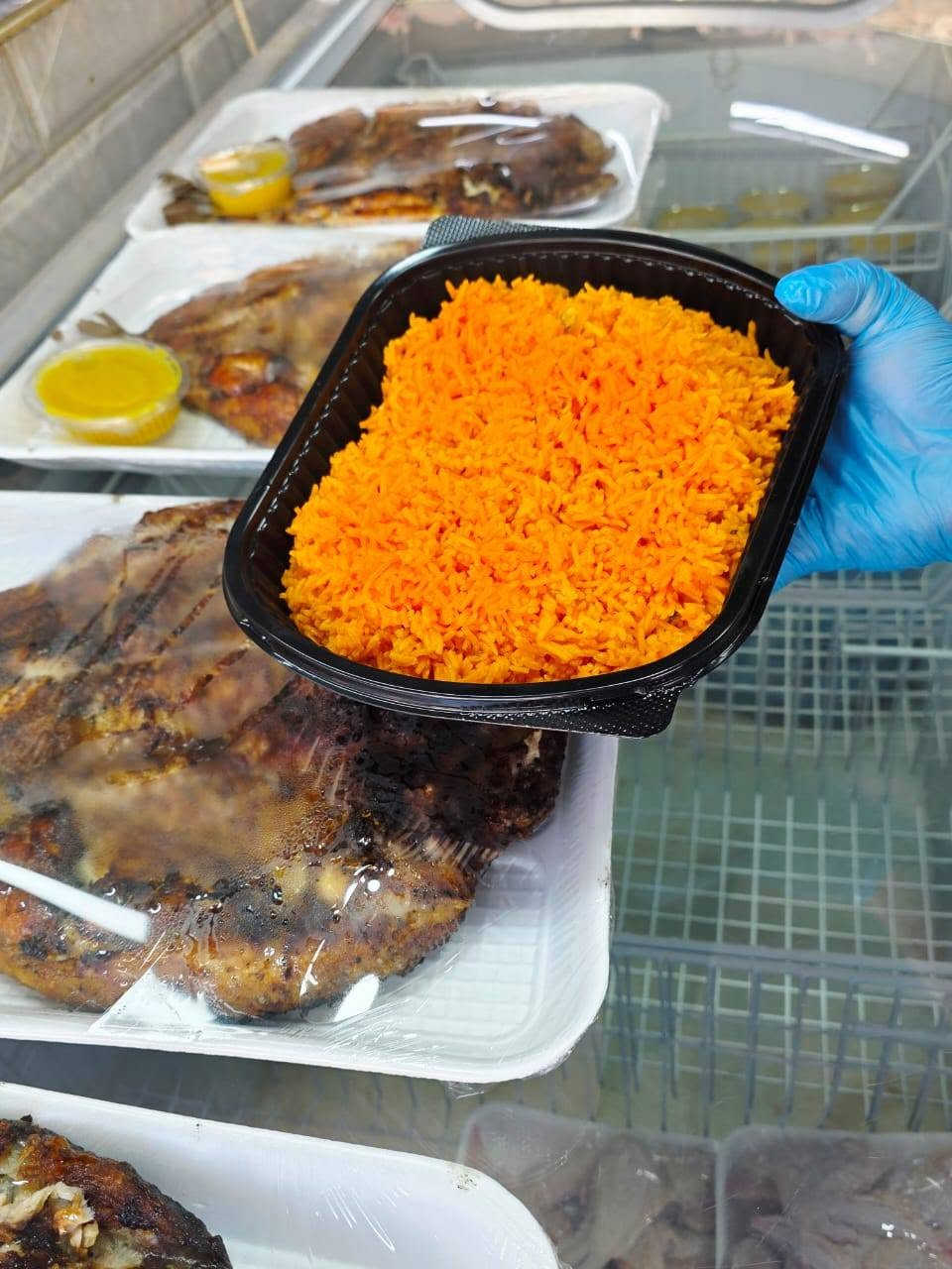 السلام عليكم أهلنه وناسنه الطيبين
سمك 🐟🐟🐟🐟مسكوف 
مع العنبه وطرشي 
وتمن احمر 
دجاج حي على الفحم 
العنوان مدخل B  الجديد مجاور علوه ليمونه 
***********واتساب

توجد خدمه توصيل
