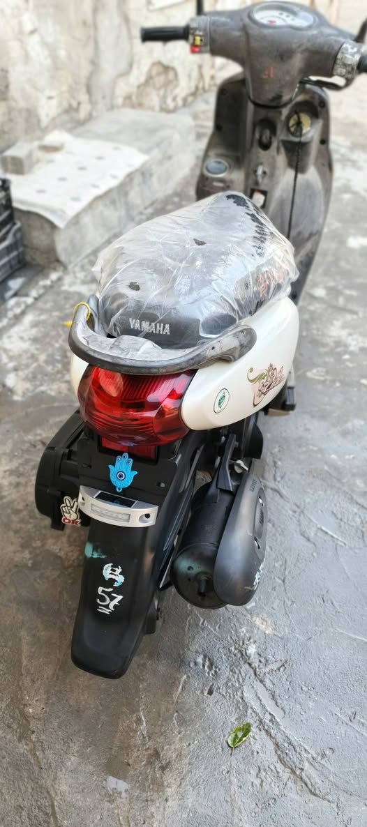 دراجه فله ماكينه مقفوله ما مفتوح
بها حادث ماشي
***********
