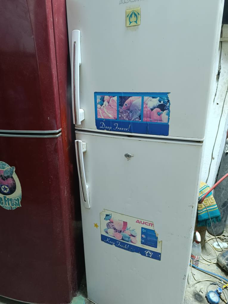 ثلاجات احجام كبيره السعر 100وثلاجات احجام وسط السعر 75وثلاجات صغار السعر 50 ومكيفات السعر 175ومكيف جنرال السعر 200وضمان سبوع بجميع الاغراض كربلاء الحر قرب مستشفى التركي شارع الطاقه الاتصال *********** كربلاء, العراق
