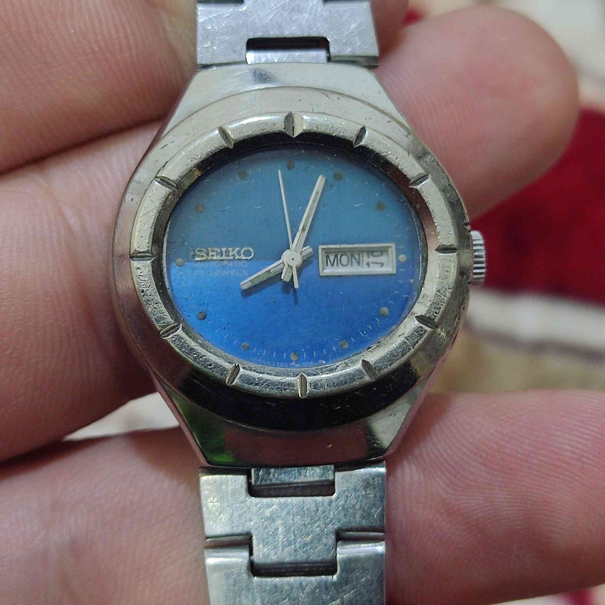 22ساعة نسائية للبيع نضافة تامة وكلة شغال اليوم وشهر لتواصل خاص او واتس ***********
