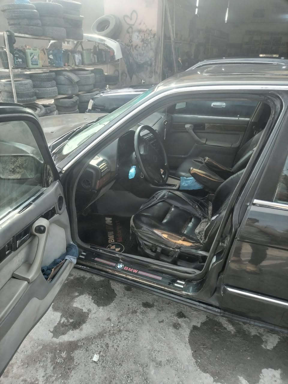 سلام عليكم اخوان للبيع وترهم مراوس شنو الي عندك نزل سيارة كير مكفول ومكينة بيهة تنقيص بس متبخر شلعة وبطناش فول حدادية جديدة تايرات نص عمر رقم بصرة مشروع وطني بسمي سيارة اداورلك ثاني يوم مكاني نجف الاشرف رقمي *********** وسعر ب٣٣وبيهة مجال بصيط
