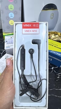 سماعه بلوتوث سعره 15  التوصيل مجاني  للحجز واتساب 07708009907