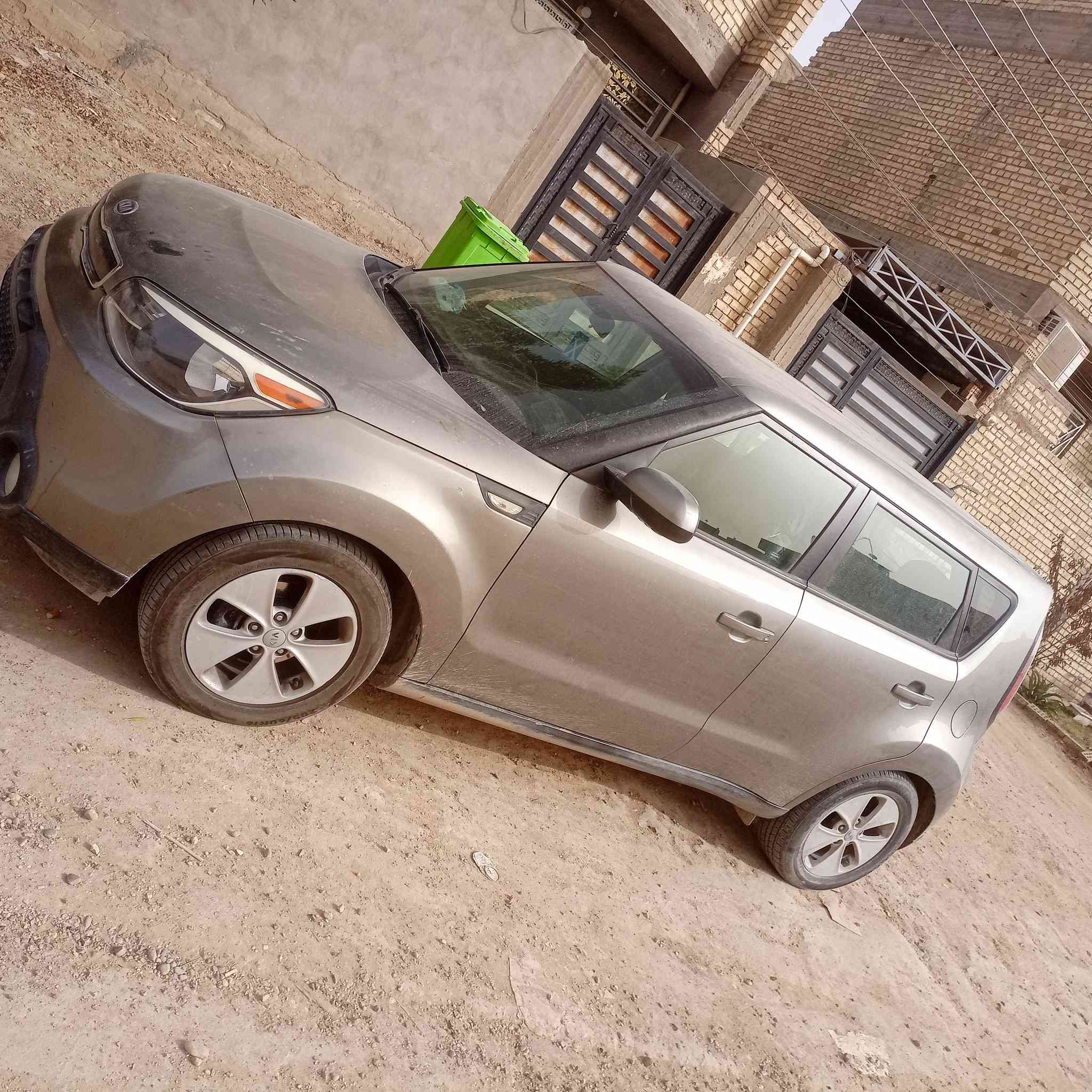 السلام عليكم 
صول موديل 14 وارد امريكي رقم بغداد انكليزي مشروع وطني باسمي تحويل مباشر 
السياره 3 قطع نظيفه مال بيت تخم تاير دوشمه جديدة شاشة وكامرة تبريد شغال ثلج 
مكينه1600 Gdi  السعر 105وبيها مجال ***********
***********
مكاني كربلاء طويريج
