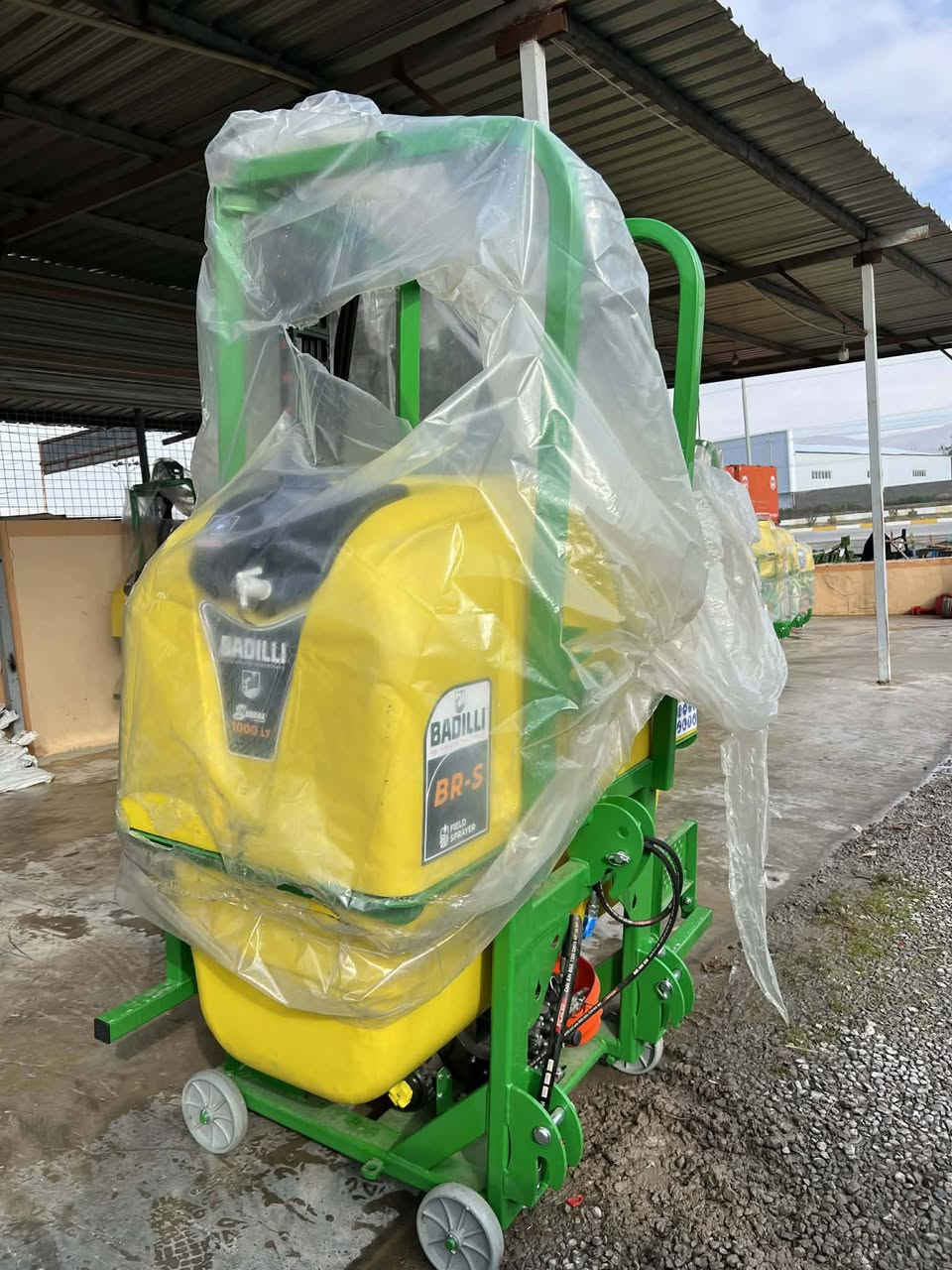 مزاخە بادلی
2026

لسعر***********
     ***********
عنوان سلیمانیە قضاء رانیە
کروە موجود من کل العراق
#معرض پێشانگای کشتوکاڵی نوێ
#نینوی_الموصل_اربيل_بغداد_النجف
