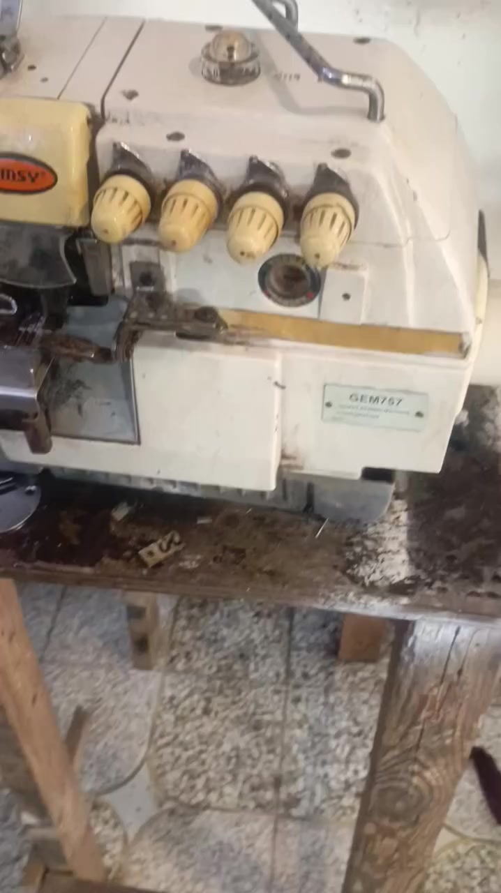 سلام عليكم اوفر 4اخيوط شغال بس متروك مكان تاجي سعر 100الف***********بي واتساب
