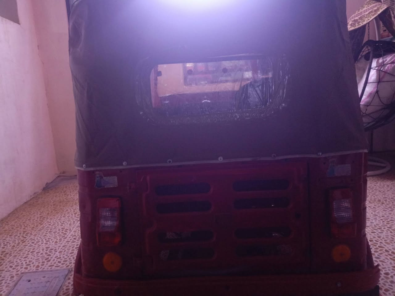 توك توك للبيع موديل 18 داخله في 19 تيك توك نظيفه من الضربه اوراق المصطفى رقم الهاتف***********
