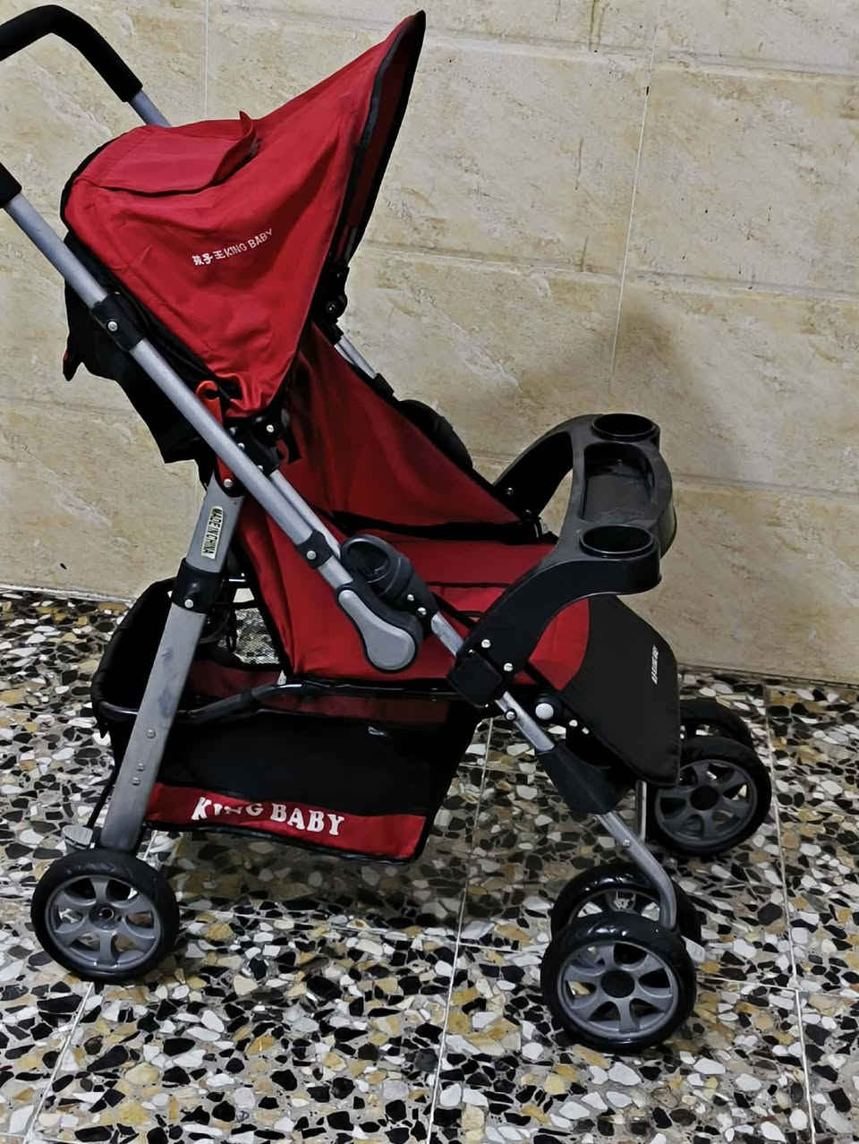 عربانه للبيع// ***********
السعر👈👈👈 75
 ممتواجد مازنجر فقط واتساب أو إتصال 
العنوان أم الكبر شارع الباندا
