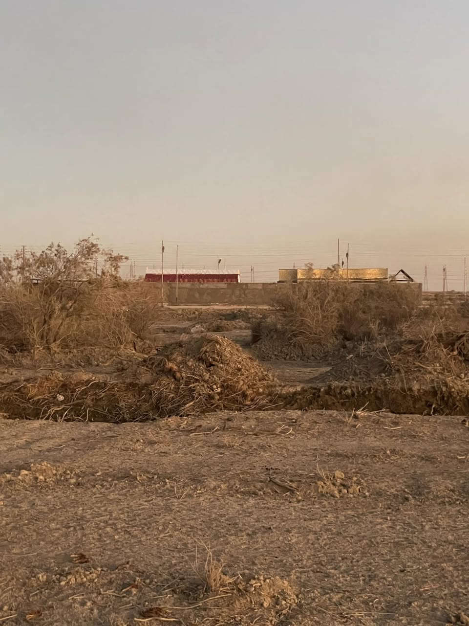 ارض 6 دونم بيها كافة الخدمات منطقة ال بوعظم 

***********
