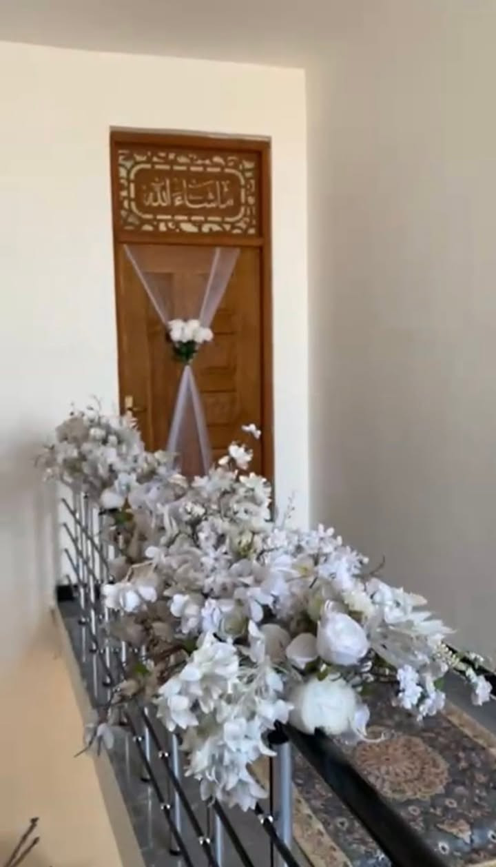 للبيع
بيت مساحه ١٣٥ م طابقين زراعي 

الواجه ٤.٨٠ نزال ٢٨

بيت جديد بناء ٢٠٢٥ 

متكون من 

٢ غرف نوم 

ستقبال 

مطبخ صاله 

حمامات داخليه وخارجيه 

ترك 

طرمه تسع سياره 

عنوان المدائن التجاره يبعد عله شارع عام ٢٠٠ متر 

للستفسار ***********
