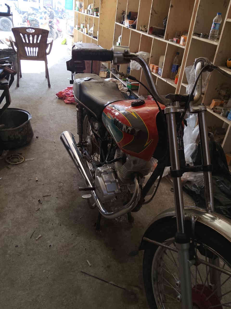 السلام عليكم دراجة للبيع مكينه انتنس موديل 25 شاصي نامه شيال ناصي مكاني ديالى بعقوبة تفاصيل خاص وهذا رقمي***********
