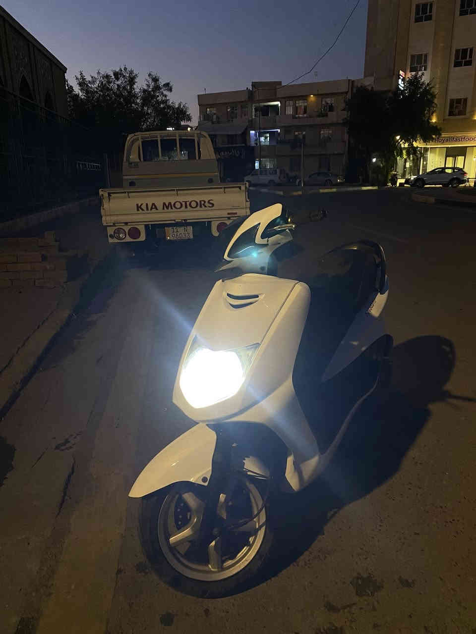 سلام عليكم دراجه سكنس نثيه للبيع الدراجه كامله ومابيها اي نقص كفرات نضافه فولل مكينه ناعمه تخبل كهربائيات كامله نكره سلف مكاني الاعظميه رايدها ب500 وبيها مجال حك الجيه اي استفسار ***********
