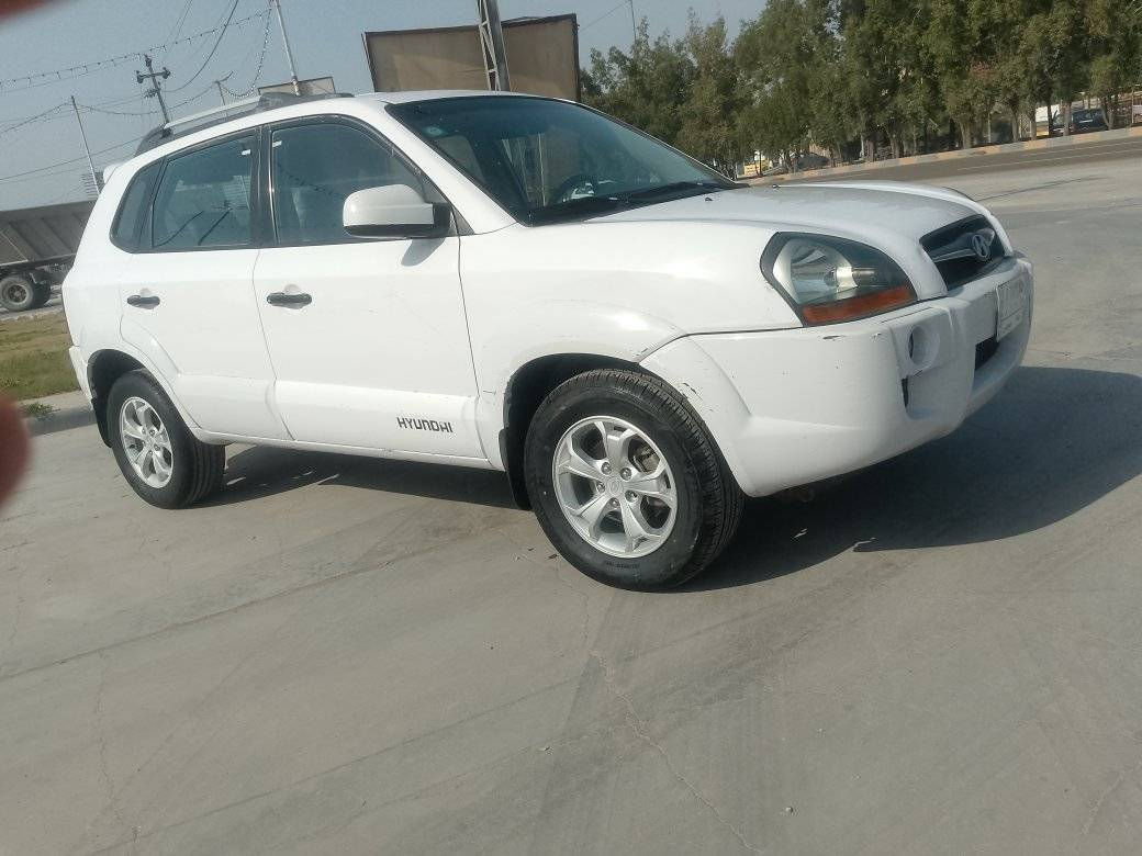 توسان للبيع 2009 بسمي مكفوله من صبغ وتبديل فقط طخه خفيه بل وره ودعاميله مبدله مكينه 4 سلندر رقم بغداد بسمي  سعر 117وبيه مجال مكاني بابل ماجاوب خاص ***********
