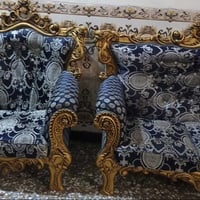 عندي تخم للبيع ١٠ مقاعد نظيف جدا السعر 400 اوبي مجال الهاتف 0775157357...