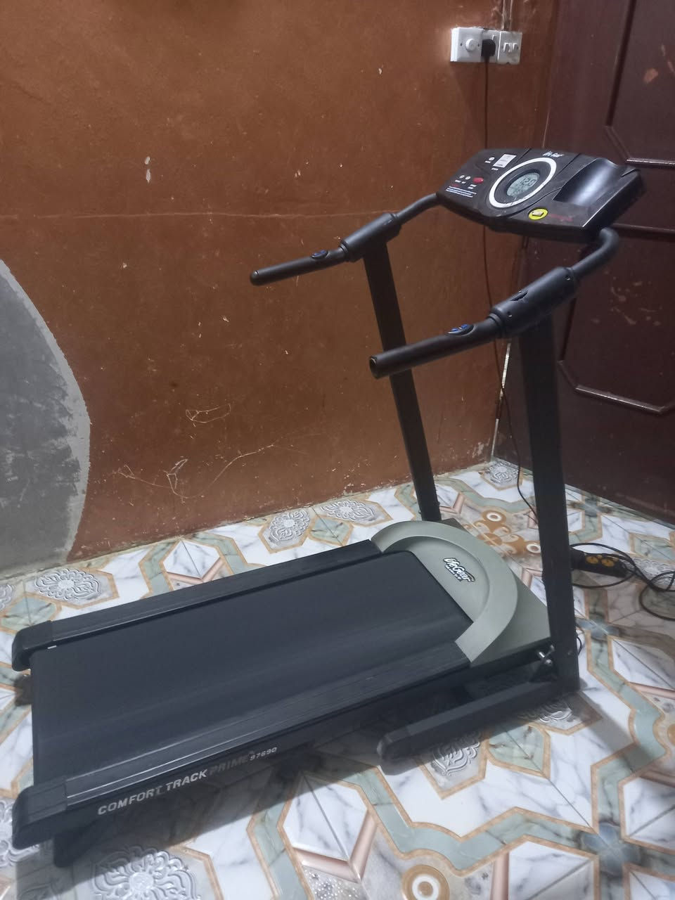 جهاز جري يتحمل وزن 120كيلو بي تحكم سرعه يدوي وشاشه وكلشي شغال بي عنواني البصره


**إذا كنت صاحب هذا الإعلان وتريد حذفه لأي سبب، رجاءا أرسل رسالة إلى الدعم الفني**