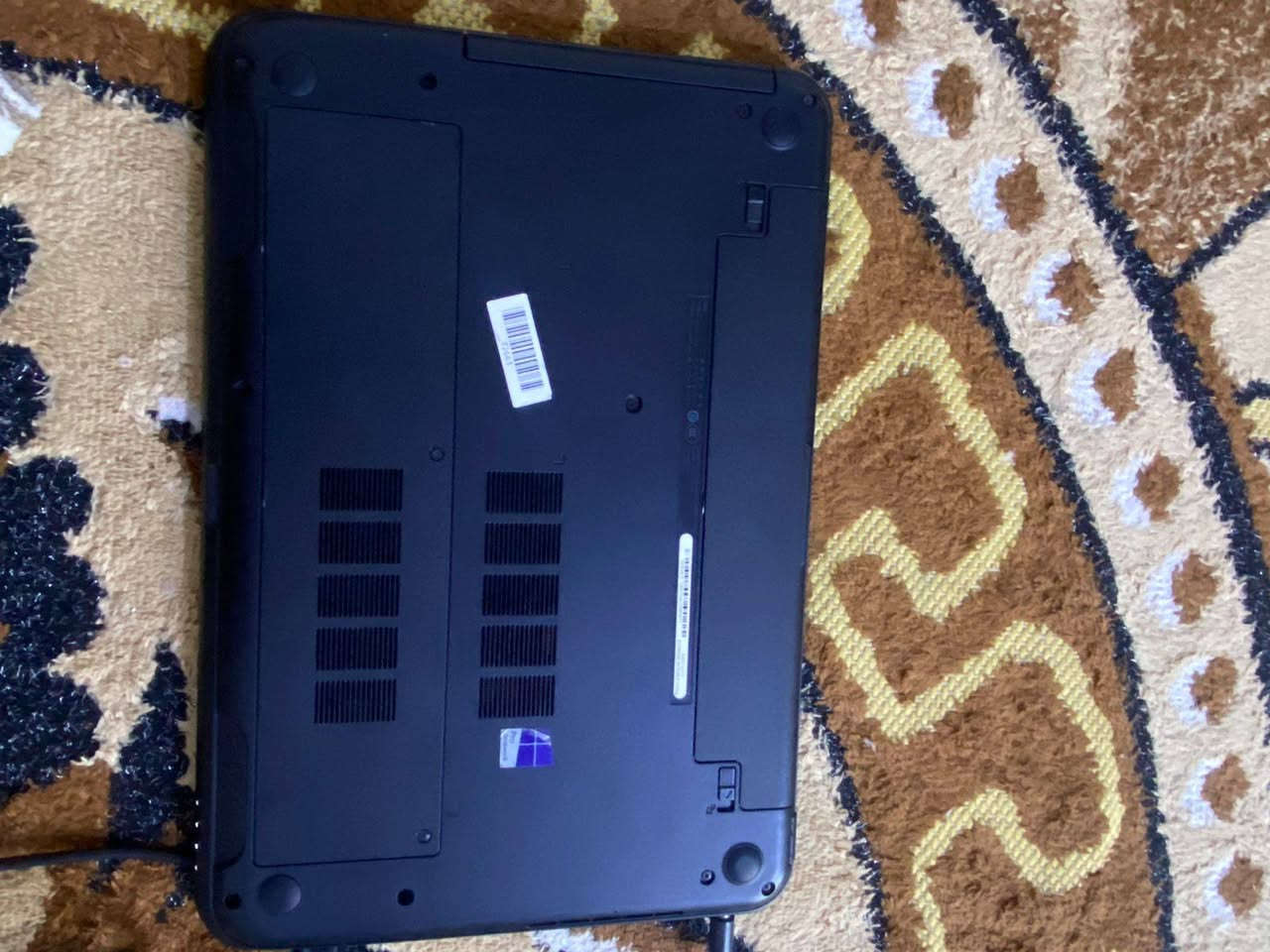 السلام عليكم حاسبة DELL
windows 10 ما مستعملها شي قليل نظافة 99٪ بس البطارية تعبانة شوي:

Dell Latitude 3540

النظام:
 • Windows 10 Home
 • 64-bit

المعالج:
 • Intel Core i5-4300U
 • السرعة: 1.9GHz (يوصل تقريباً 2.9GHz Turbo)
 • 2 كور / 4 ثريد

الرام:
 • 8GB RAM

للتواصل ***********.

