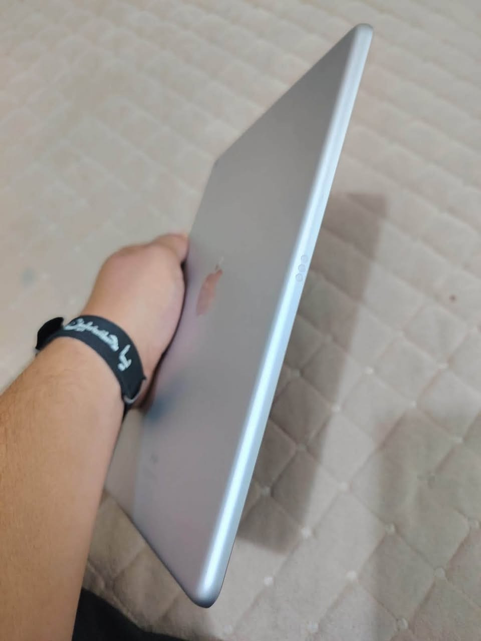 iPad 9
ذاكرة 64 رام 3 
البطارية 73  
كامل ملحقات حافضه دفتريه 
جهاز كله شغال وجاهز ع آخر حبايه نضيف بمعنى الكلمه 
مكاني واسط كوت 
سعره 250 وبي مجال 
للتواصل 
***********واتس أو اتصال

