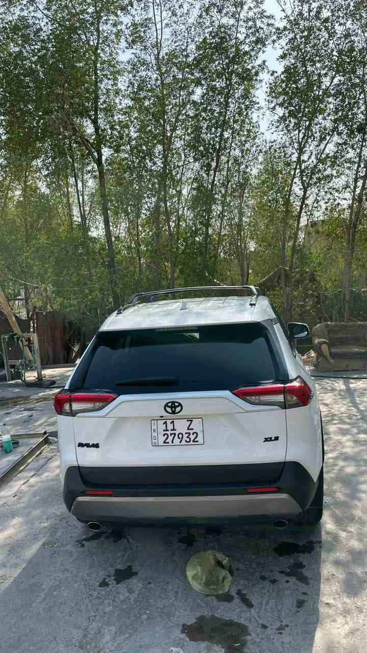 للبيع | تويوتا راف فور XLE Premium 2023 مواصفات البريميوم معروفه السياره تجي فول للاخير 
📍 الموقع: بغداد
💰 السعر: 195 ورقة (قابل للتفاوض البسيط)

▫️ اللون: أبيض صدفي
السياره  مصلحة تصليح درجة اولى ربع متصرف عليهة وكل ايرباكات السياره سليمه ولا ايرباك طاك 
▫️ المواصفات:
 • تشغيل بصمة 
 •  شاشه دشبول ديجتل
 • كاميرا خلفية
 •سستم jbl شاشه وسماعات•.  
 •     صندوق كهرباء
 • فتحة سقف
 • جلد كشنات ودشبول بلادي 
 • نظام مانع انزلاق
 • رادار أمامي وتنبيه خروج عن المسار
 • نظام Eco/Normal/Sport
 • كشنات خزن ميموري 
 • تدفئة كشنات وتدفئة ستيرن
 Apple CarPlay
 • ويل سبورت 19 إنج
 • إضاءة LED أمامية وخلفية
     •.     تبريد قطعتين •.         
▫️ الحالة:
 صور الحادث ورقم الشاصي  بالمنشور • 
 
 

📞 للاستفسار والتواصل: [***********
