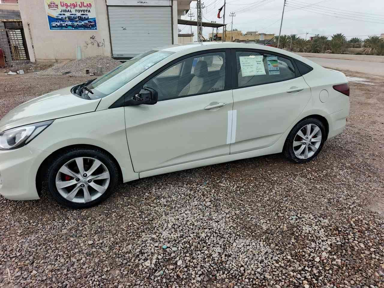 سلام عليكم اكسنت خليجي مديل ١٧ مكينه ١٦٠٠ قطرتين مكينه وكير مكفولات من الفتح السياره بها حزام مكفوله من الضربه ويل كب بلات تشغيل بصمه رقن بصره تحويل سنويه لل٣٠ السعر ٨٠ وبيه مجال هاتف***********او
