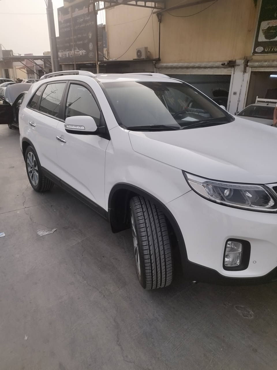 السلام عليكم
سورنتو وارد خليجي 
موديل ٢٠١٤ 
سنويه جديد 
هزه جديد 
شرط التحويل 
رقم السليمانية 
ماشيه١٣٥ الف كيلو 
.
المواصفات 
٤ سلندر 
سبعه راكب 
ثلاث قطع تبريد 
لايتات امامي 
اشاير بل مري 
شاشه كبيره 
تحكمات ستيرن 
كروز سرعه 
خمسه ويل كب 
وبقيه المواصفات المعروفه 
.
الموقع بلدروز حي العصري
لمعرفه السعر الاتصال على الرقم 
***********
