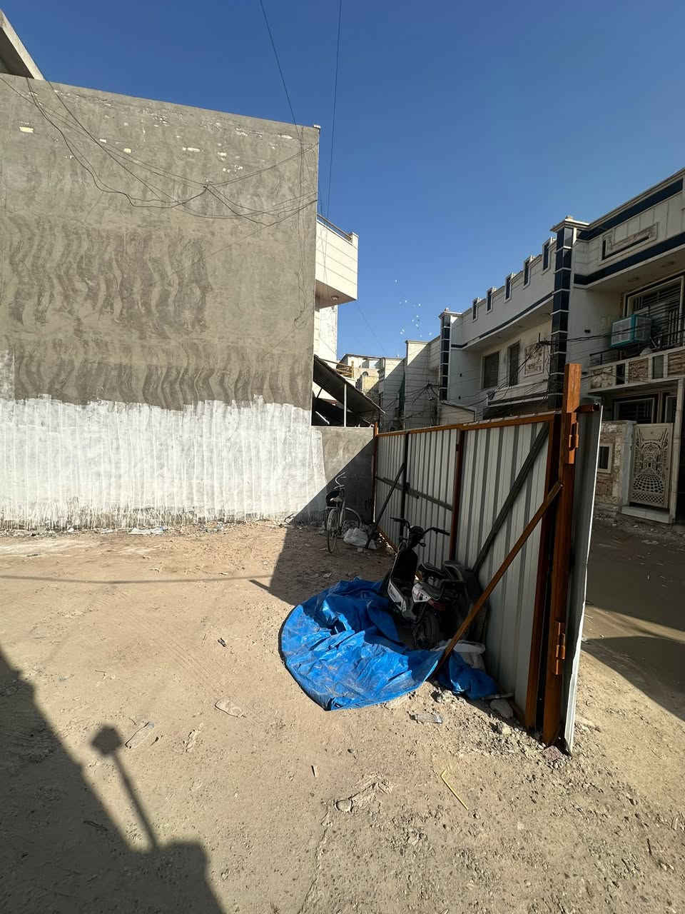 السلام عليكم
🌟 للبيع قطعة أرض مميزة في منطقة علي الصالح 🌟
السلام عليكم ورحمة الله وبركاته

فرصة ممتازة لشراء قطعة أرض ذات موقع حيوي ومناسب للسكن أو الاستثمار:

📐 المساحة: 126 متر
📏 الواجهة: 9 متر
📏 النزال: 14 متر
🏡 الصنف: زراعي 25
📍 الموقع: – علي الصالح – شارع جامع زغل – الفرع الرابع
موقع هادئ وخدمي وقريب من جميع المرافق الأساسية.

📞 للاستفسار والتواصل:
واتساب: ***********
أو مراسلة الصفحة على الخاص.
