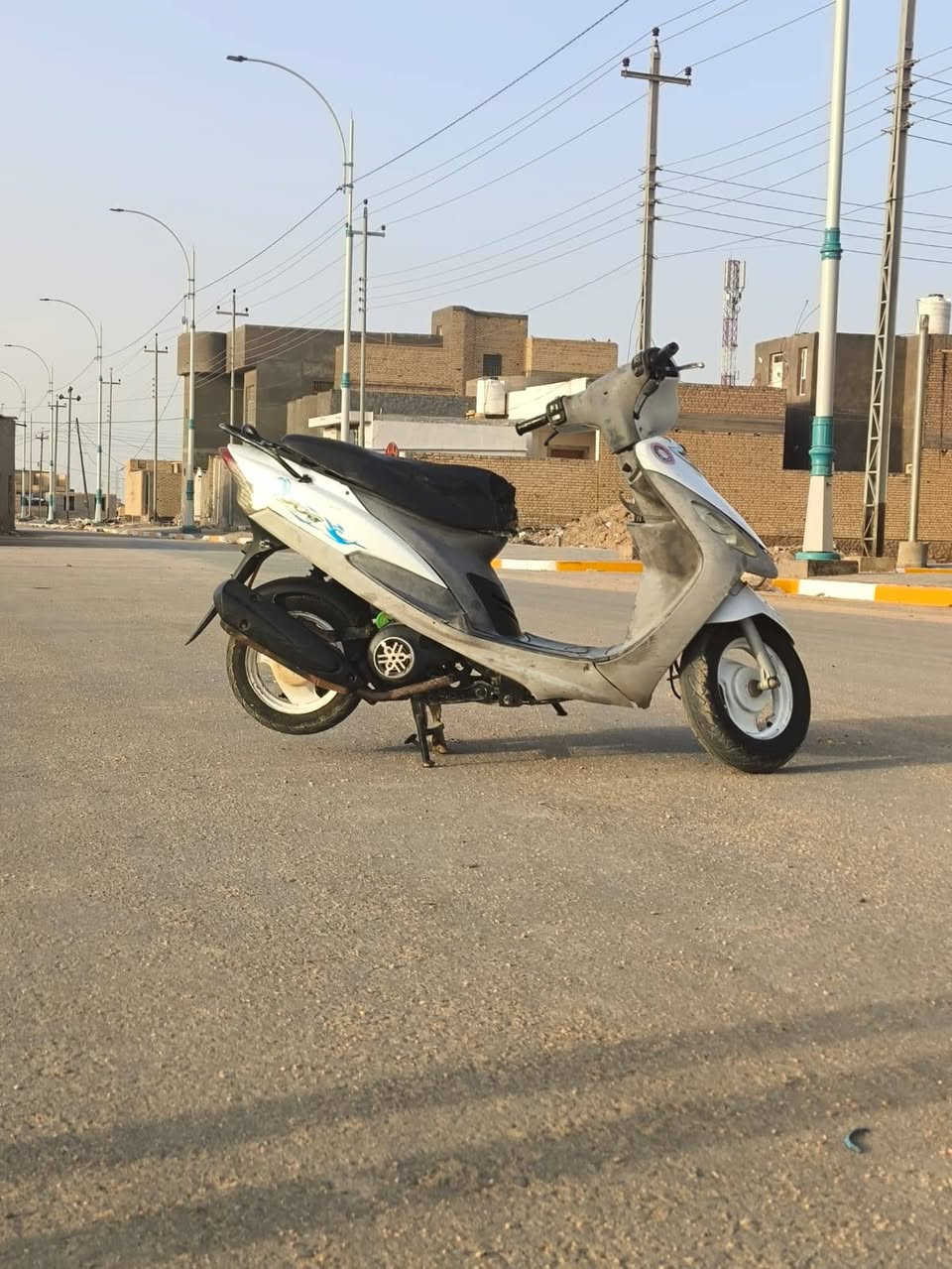 سلام عليكم ماكس منغولي للبيع الدراجه مفتوحه مبدل بيها بستم فقط كهربائيات كلها شغاله هورن سلف هندر اشاير لايت عالي ناصي  دشبول كلهم شغالين تايرات جدد باتري جديد ولباقي شوفت عينك  رقم تلفوني *********** العنوان بسماوه ال معالي قرب محطة الغاز  السعر 650
