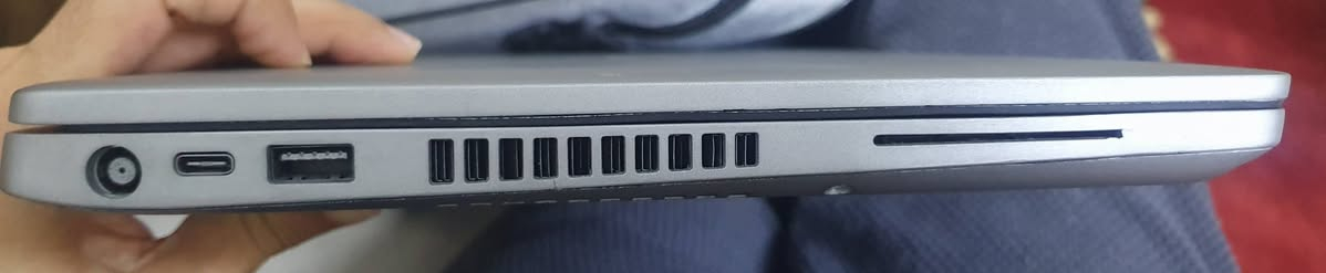 السلام عليكم  السعر ( 250) الف 
لابتوب  dell latitude 5410  للبيع 
 شاحنه مالته وياه 65w 

مواصفات مذكوره بالصوره 
معالج i7 جيل 10 
رام 8 كيكا ddr4 
ذاكره  256 ssd 
كارت شاشه داخلي 
وندوز ١١ 

المكان .. 
بابل .. الحله ..  مركز المدينه


**إذا كنت صاحب هذا الإعلان وتريد حذفه لأي سبب، رجاءا أرسل رسالة إلى الدعم الفني**