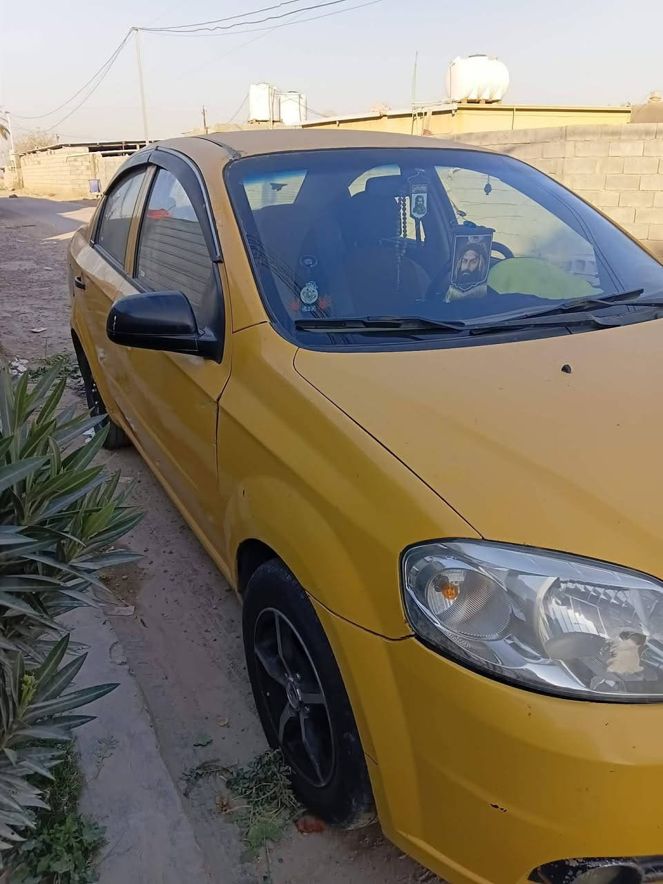 سلام عليكم افيو خليجي مسكر 1600مكينه بيها خيط بخار العنوان بغداد أبوغريب مصفره هيئة وغرامات بيها بس جاملغ مال سايق بي بارد والباقي مكفول موديل 2009.  ***********.  السعر 43وبيها مجال حك الجيه
