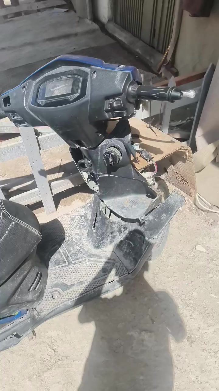 سلام عليكم شباب دراجاه  شنك هندي شد عراقي للبيع اوراق صولي  عوزاه بس كفار  امامي وبس ولباقي شرط مكفوله من كلشي برغي مامفتوح بيه لتصال عل رقم ***********
