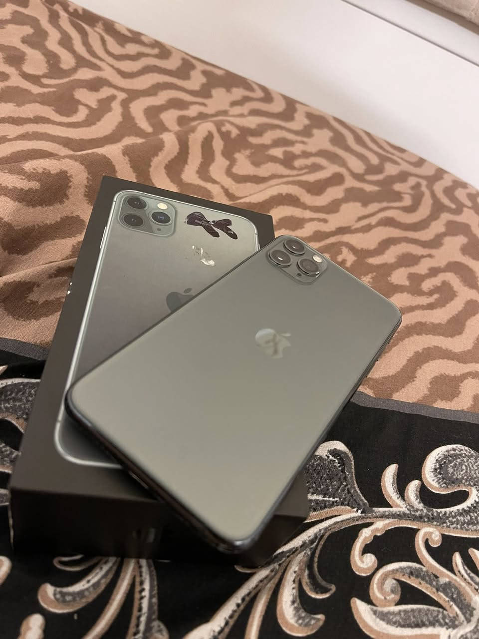 سلام عليكم للبيع آيفون ١١ برو ماكس مكفول مكفول الجهاز جديدد ذاكره 256 بطاريه ٩٢ الجهاز جديد للبيع أو مراوس ويا ١٣ أو ١٤ سعره ٤٠٠ بي مجال


**إذا كنت صاحب هذا الإعلان وتريد حذفه لأي سبب، رجاءا أرسل رسالة إلى الدعم الفني**