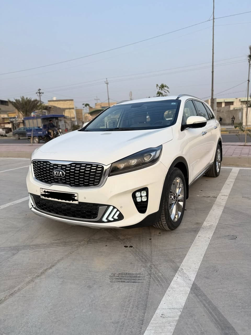 السلام عليكم ورحمة الله وبركاته
يا الله سورنتو خليجي سيارة مكفوله مكفاله عامه عده كم بارد موضح بالسونار مرفق مع صور
-مدريل :2019
-رقم :بغداد الدولي انكليزي بسمي مداور ثاني يوم 
-لون سيارة :ابيض 
عدد مسافات مقطوعه :78780km
حجم المحرك :3300
#المواصفات 
5كامرات 360درجه
بصمه +بصمه ابواب 
حساس خلفي امامي 
شاشه كبيره+ رادارت جانبيه 
اشاير بالمري +7كشنات
لد نهاري+انظمة قياده 
كشنات جلد تدفه تبريد +كشنات كهرباء سايق+
سدر +تحكم ستيراً
ويل 19 كروم
تبريد 3قطع +مانع انزلاق+تحديد مسار 
بعد بيه هواي موصفات 
السعر 270$
العنوان :النجف الاشرف 
الاستفسار خاص او واتساب 
***********
***********
