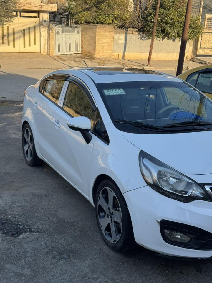 كيا ريو 2012 خليجي محرك 1600 شرط دوش 
السياره كلين بيها فقط دوسه صبغ جهه النفر وبيها بارد مكانتين ثلاثه زغار
كير توماتيك ومحرك شرط
تبريد تدفئه شغال
فتحه سقف
تحكمات ستيرن جهتين فول
ويلكب 17 مع السبير
مرايات شفط واشاره بلمري
السعر 102 وبيها مجال بسيط 
0777472678
***********
