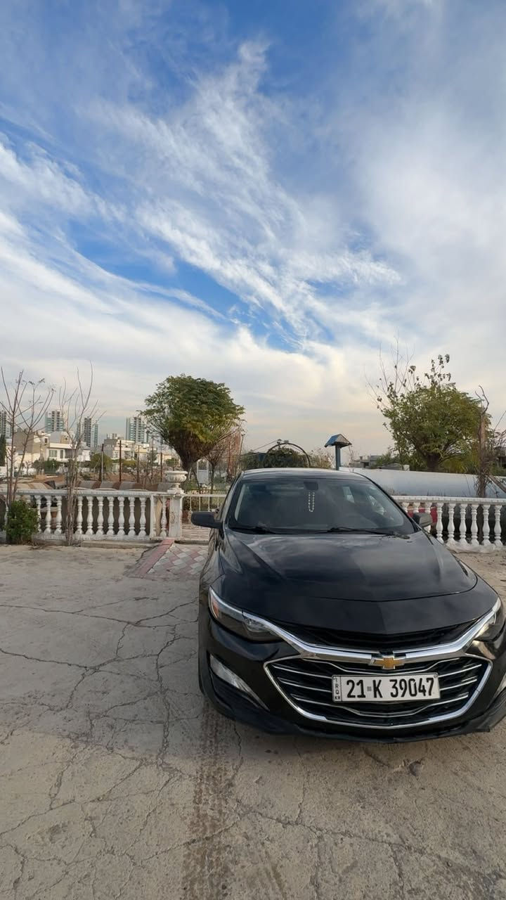 السلام عليكم 
Malibu 2021 
پێش و دوای کەپسە و سەیارەکە دەعمی نییە تەنها ٣ پارجەی ئەمریکای بۆیاخە بەبێ دەعم و معجون
سەیارەکە ماڵی دۆستە و هیچ موسروفی نییە 
مەکینە و گیر و پیش و دواو کارەبای و تەحویل هەموو گیانی بەشرت 
سعري ١١٣ ورقة 
***********
