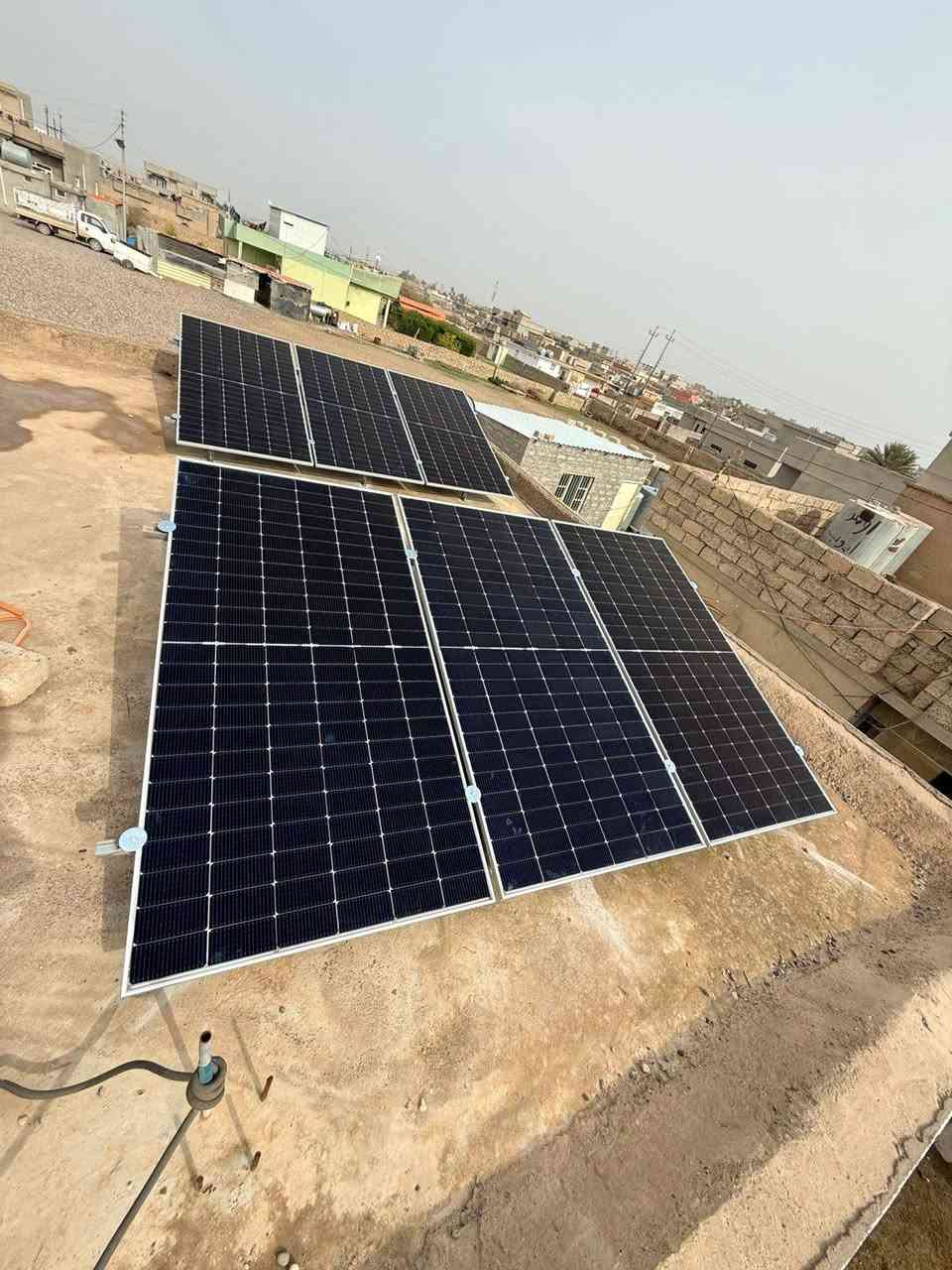 يتوفر نظام الدفع بالنقد أو الأقساط
مواد من احسن المناشىء وضمان حقيقي 

تم بحمد الله تجهيز و تنصيب منظومة طاقة شمسية في قرية شكراً في قضاء الشرقاط. 
          
تجهز المنظومة للمنزل ب 12 امبير نهاراً و 15 أمبير ليلاً(بالتناوب مع الوطني) 

مكونات المنظومة: 
¶  6 الواح نوع جينكو ذات وجهين ذات كفائة عالية بضمان  10 سنة تم تثبيت الالواح على هيكل معدني مصنوع من الحديد المغلون المقاوم للصدئ. 
¶ جهاز انفيرتر  حجم 6.2 كيلو واط  بضمان سنة. 
¶  بطارية ليثيوم 15 كيلو واط-ساعة بضمان 5 سنوات. 
¶ لوحة توزيع وقواطع دورة مع جوزات ذكية.
¶ كونتكتر تحويل آلي بين الوطنية والطاقة الشمسية. 
¶ كيبلات خاصة بالتيار المستمر والتيار المتناوب. 
مع اجهزة حماية للمنظومة

العنوان: السوق الجديد- قرب مطعم قصة - الشرقاط - صلاح الدين

يمكنكم التواصل معنا على الارقام التالية:
*********** / ***********
واتساب وتلكرام: ***********
انستكرام: adwaa_comp
#أضواء_للطاقة_الشمسية_الشرقاط_صلاح_الدين
