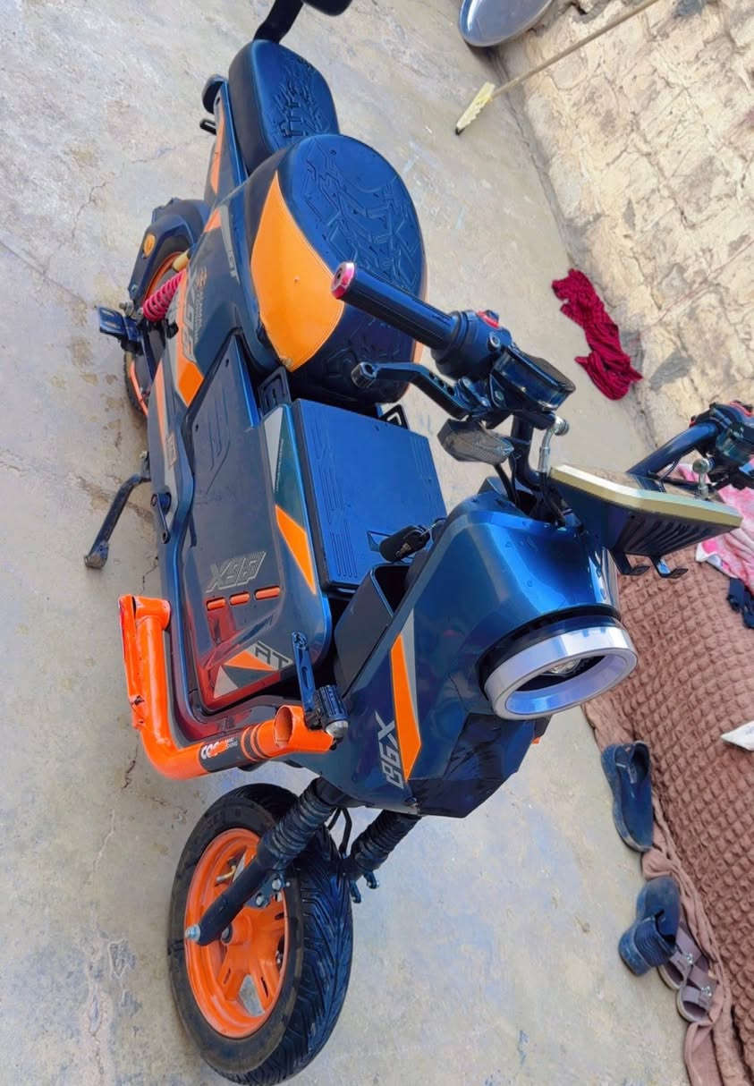 X900
السرعه 120 
4 تبديلات
5 بطاريات 
سعره 400 وبي مجال 
***********
مامتوجد ع الفيس 
اتصل خط او وتساب
