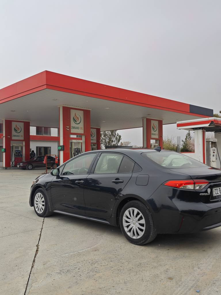 کرۆلا 2020
موسفاتی le رەنگی رەشە
شاشە و کامیراو حاسە و 
رادارو ئۆتۆ ستۆپ و خەتی جادە وتحدیدسورعو ئۆتۆ هۆڵد ..
رادارو بەردی اکزۆز و ئێرباکی بیلادیە مەزیوتە
مکینە وگێری نکراوەتوە 70 میل رۆشتوە
پارچەو نیوێکی بۆیاخە بێ ناوگرتن 
پێش و دوای نوکە دەرزی ناوگرتنی نییە کەپسە رادارو لایت و رادێتەری بیلادە...
نەرمە تەرزەیەکی هەیە دیارنیە 
سەنەوی تا 2028 بە ناو خۆمەوایە 
سعری فرۆشتنی 138 $ مجالێ کەمم
*********** شمشمل, السليمانية
