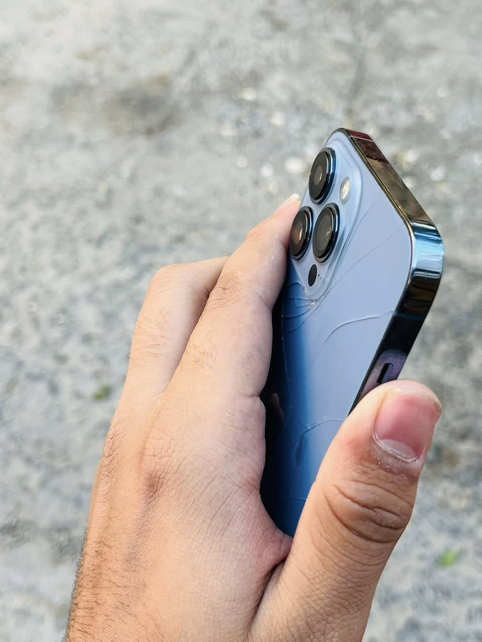 13 برو ماكس ذاكره 256
نموذج MLJD3AH/A 
بطاريه 89 بلاديه شرط صرفيه يوم تموت
كلشي شغال فيس إيدي اتصال سماعات كلشيي شغال شرط الفحص مبدل فقط شاشه وكاله فقط فيس إيدي شغال كلشي وظهر موضح بالصور ما مأثر على شي أبدا  ملحقاته كفر وكيبل فقط مكاني بصره السعر 550 وبي مجال حك الجيه رقمي *********** واتساب
