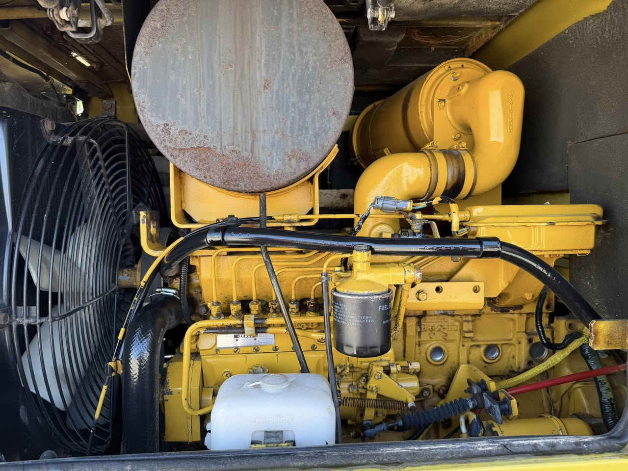 السلام عليكم شفل كوماتسو حجم WA100 محرك    محرك ٦ سلندر كير مكانيك تبريد بلادي عدد الساعات 2150 ساعة دخول جديد للعراق مكفول كفالة عامة شفل بحالة زيرو العنوان واسط الصويرة ***********
