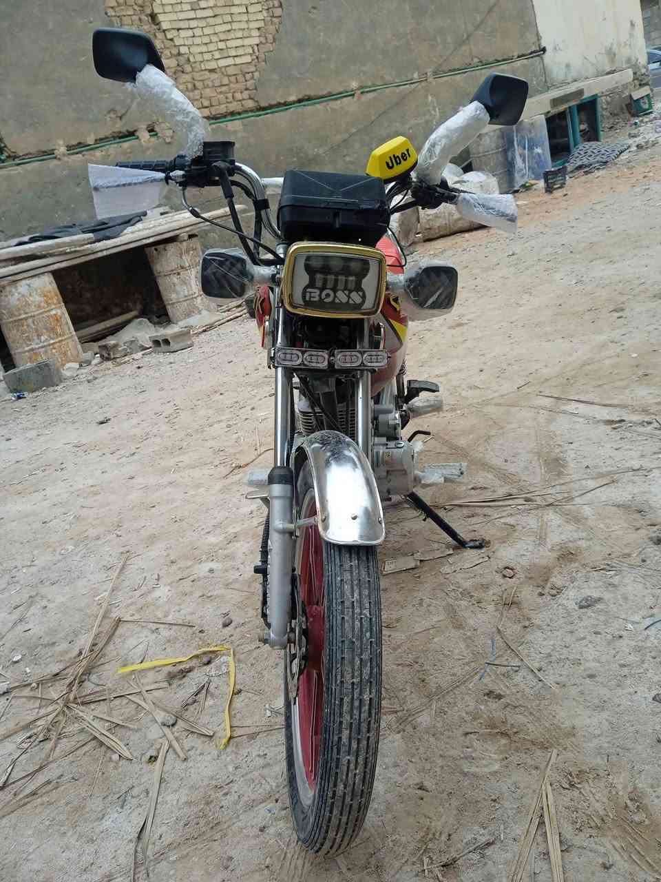 السلام عليكم دراجه للبيع سيفان موديل 23 محرك فول شلعه معدل كهربائيات كله شغاله مابي اي نقص بس شغل وطلع الدراجه نضيفه مال جناي تاخذه ربع دينار متخلي عليه
سعره 700 وبيه مجال شي قليل للشراي 
مكاني رمادي خمسه كيلو 
رقم الهاتف ***********
