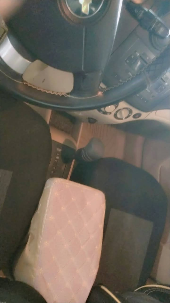 سياره افيو موديل 2011سياره ماشيه 150 رقم نينوئ  محرك استره كيرتومتيتك سياره سبانه مامضروبه شرط  لاتخطه ولايشي فقط بيهه ملاحضات بسيطه سياره كلهاه علئ يلادي اليحب
هذا رقمي *********** ونطي تفاصيل
