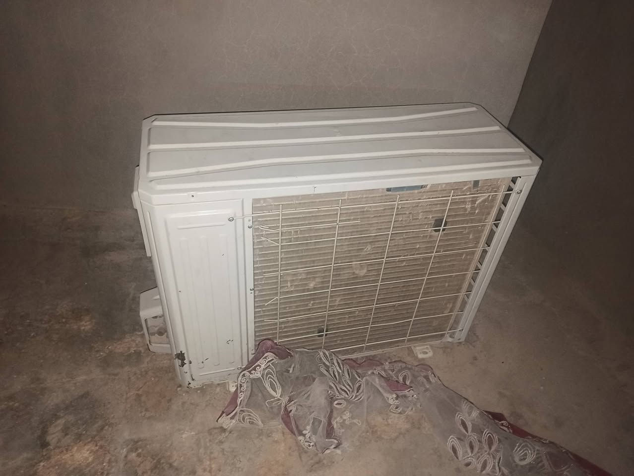 قطعه خارجيه جديده مع بواري سبلت كاملات القطعه جديده
السعر خاص


**إذا كنت صاحب هذا الإعلان وتريد حذفه لأي سبب، رجاءا أرسل رسالة إلى الدعم الفني**