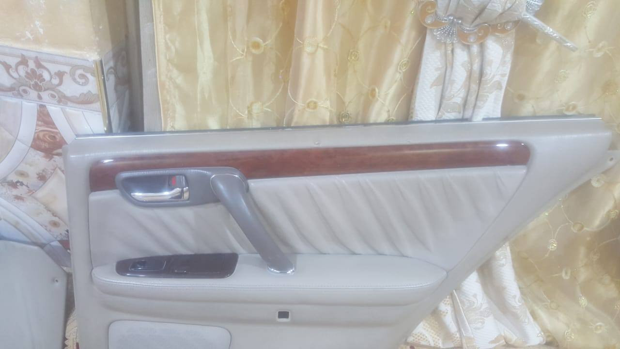 بطاين ملكة جلد نظافة مثل ما بالصورة
العنوان ذي قار سوق الشيوخ العكيكة
للتواصل 
***********
اتصال 
واتساب 
ماسنجر
