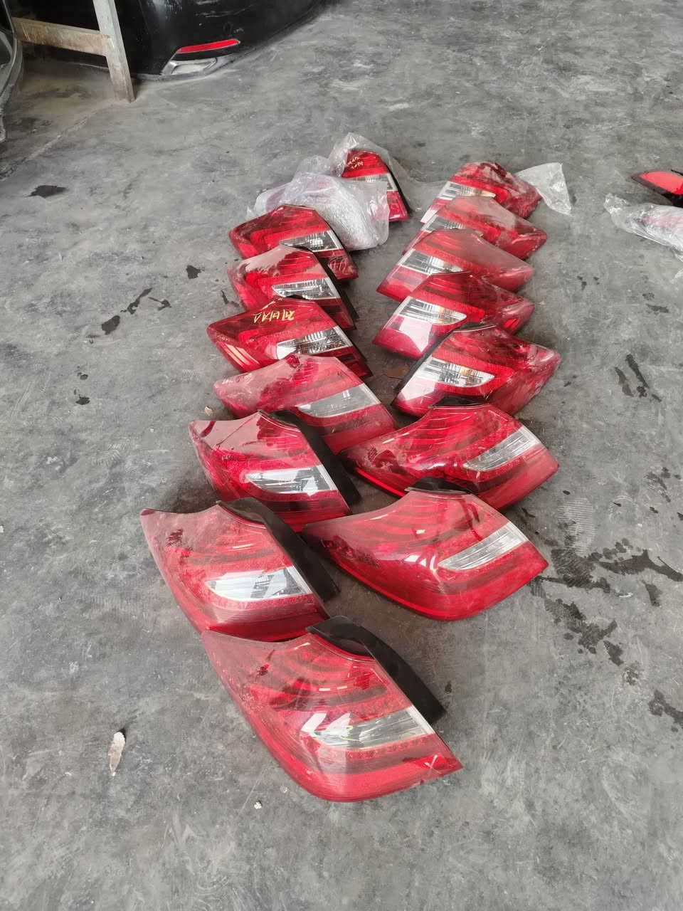 الله مصلي على محمد وآل محمد
يتوفر لدينا قطع غيار السيارات جنيسس من موديل 2009 إلى موديل 20026 كل ما يخص الحنيسس متوفر يمنه
وبأسعار تنافسي متوفر فد وشد داخل لجملون صيانه كامله على سياره داخل الجملون
الديوانيه التقيه الثالثه 
متوفر خدمه توصيل إلى جميع محافظات العراق
***********
