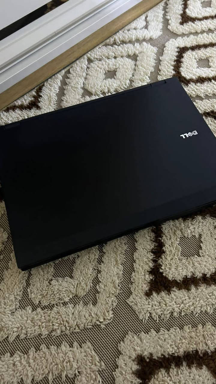 حسابه DELL نضيفه جدا للبيع فقط كامله اي نقص مابيه 
ونطيك وياها الجنطه مالتها الحاسبه مال دراسه مكان الفلوجه حي العسكري يم جامع الحسين ب 95 وبيها مجال قليل حك جيتك رقم اثير واتساب ***********
#حاسبات
