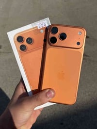 آيفون ١٧ برو ماكس • ٢٥٦ • مشحون ٧ مرات