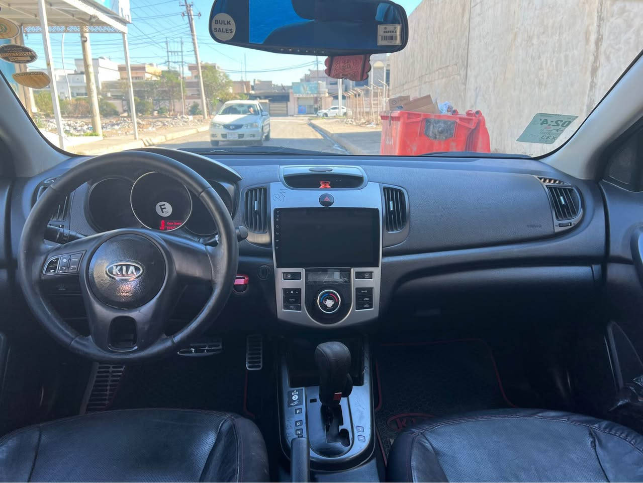 سلام عليكم سياره كيه سيراتو موديل 2011 سياره فول موصفات بصمه سليت سياره بي قطعتين وجاملخ امامي شبر تعديل بارد سياره جاهز بيع أو مراوس بس رقم قديم كير مكينة شرت  حسب طلب سعره85 ورق بي مجال بسيط الي يريد يخابر ع هاي رقم  *********** *********** كركوك, العراق
