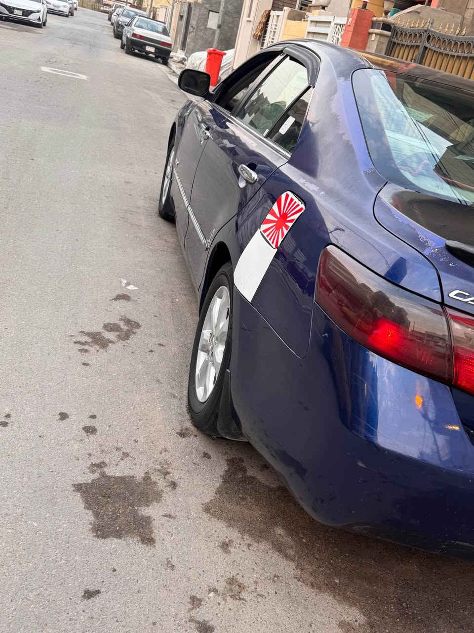 السلام عليكم كامري موديل 2007 وارد امريكي حادثها بامريكا  جاملغ وباب السكن  
والقطع المصبوغه خمس قطع يعني البابتين الاماميه والجاملغات الاماميه والبنيد 
سعرها 85 وبيها مجال والسياره الصندوق معزول والكاعيه مال غرفه ممعزوله 
مكانها بغداد حي الجهاد قرب مجمع النسيم 
*********** بغداد, العراق
