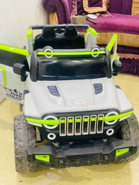 سيارة أطفال • جديدة • ريموت تحكم